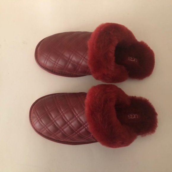 UGG Genuine Shearling Scuffette II Quilted Leather Red Slipper. Size: 8, 9 - Picture 10 of 15
